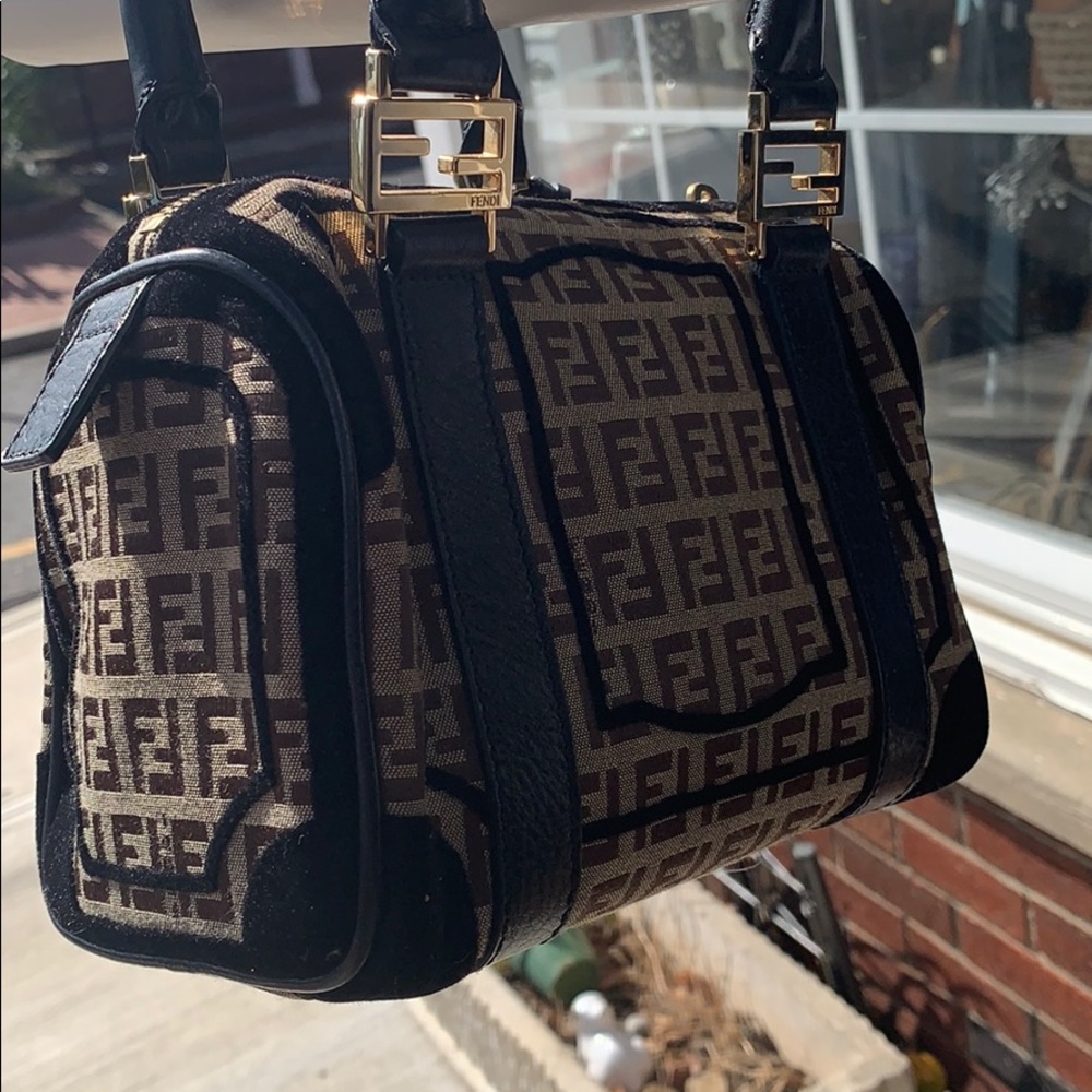 Mini Fendi bag - Picture 3 of 5